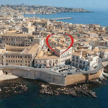 Casa Nagale- Una Suite Di Charme Nel Cuore Di Ortigia A 50 Mt Dal Mare Syracuse Exterior foto
