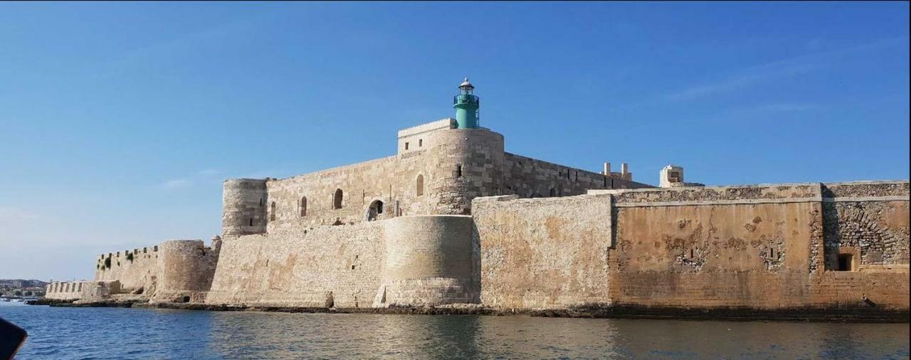 Casa Nagale- Una Suite Di Charme Nel Cuore Di Ortigia A 50 Mt Dal Mare Syracuse Exterior foto