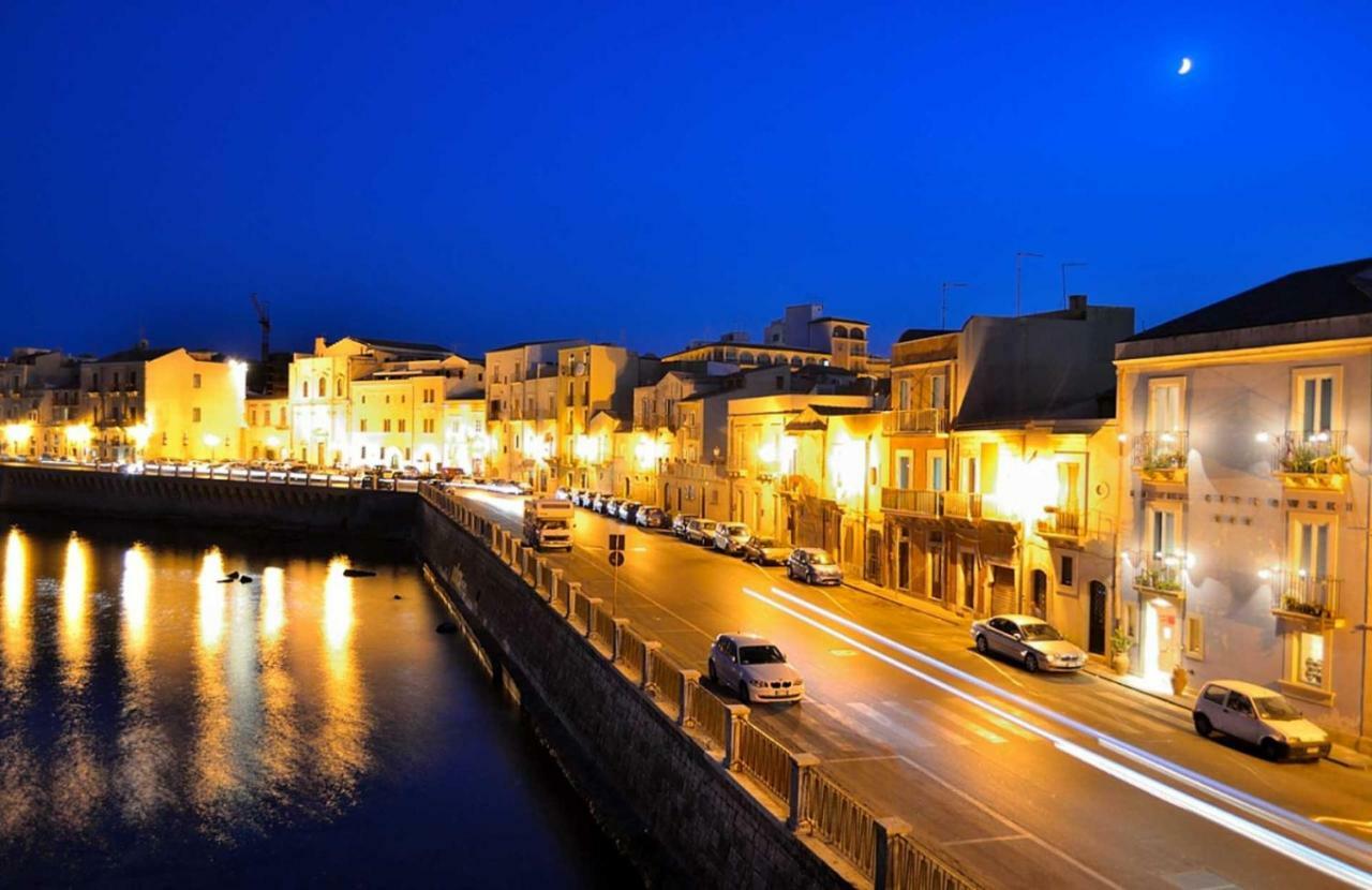 Casa Nagale- Una Suite Di Charme Nel Cuore Di Ortigia A 50 Mt Dal Mare Syracuse Exterior foto